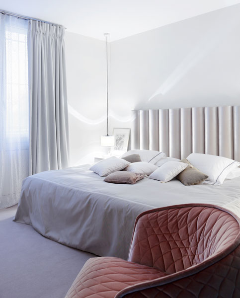 15-chambre-a-coucher-fauteuil-capitonne-appartement-paris-XVI-sophie-petit