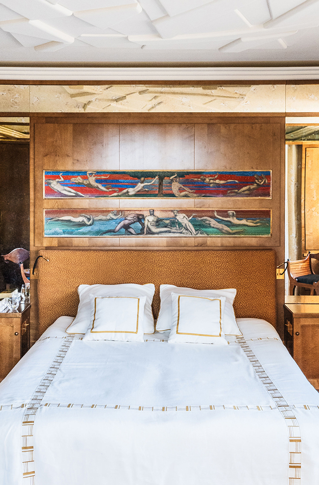 Maison Saumane de Vaucluse, lit de face